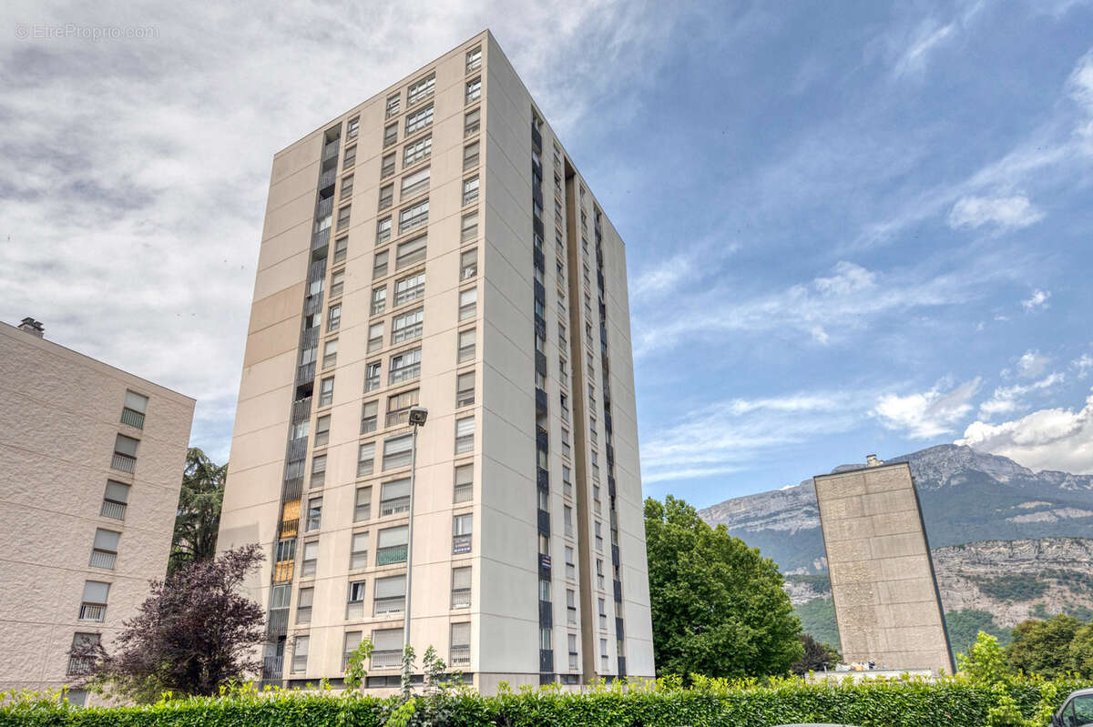 Appartement à LE PONT-DE-CLAIX