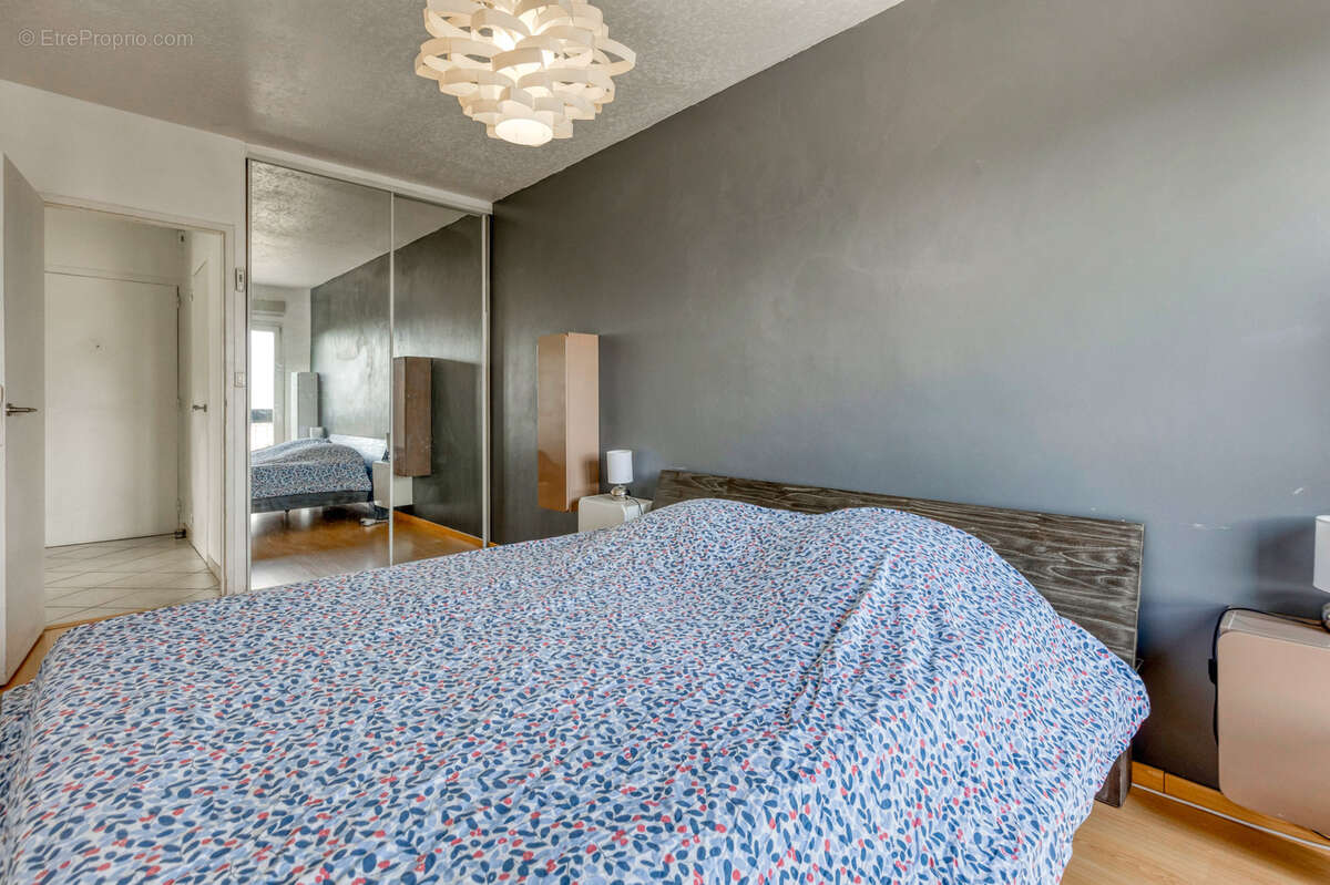 Appartement à LE PONT-DE-CLAIX