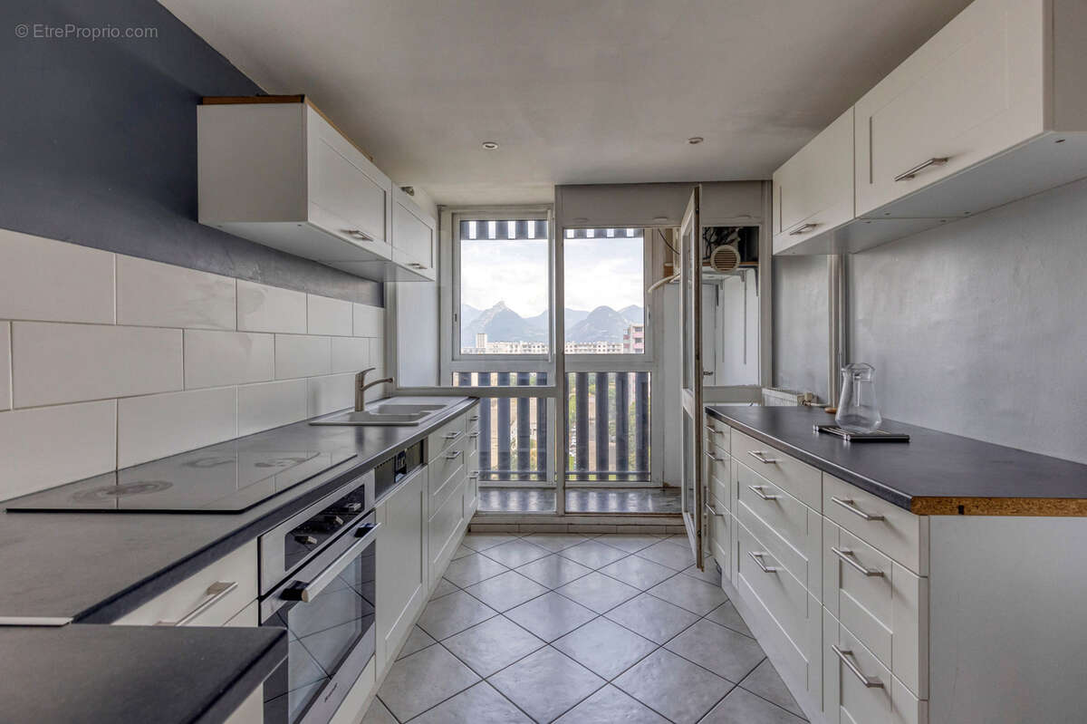 Appartement à LE PONT-DE-CLAIX