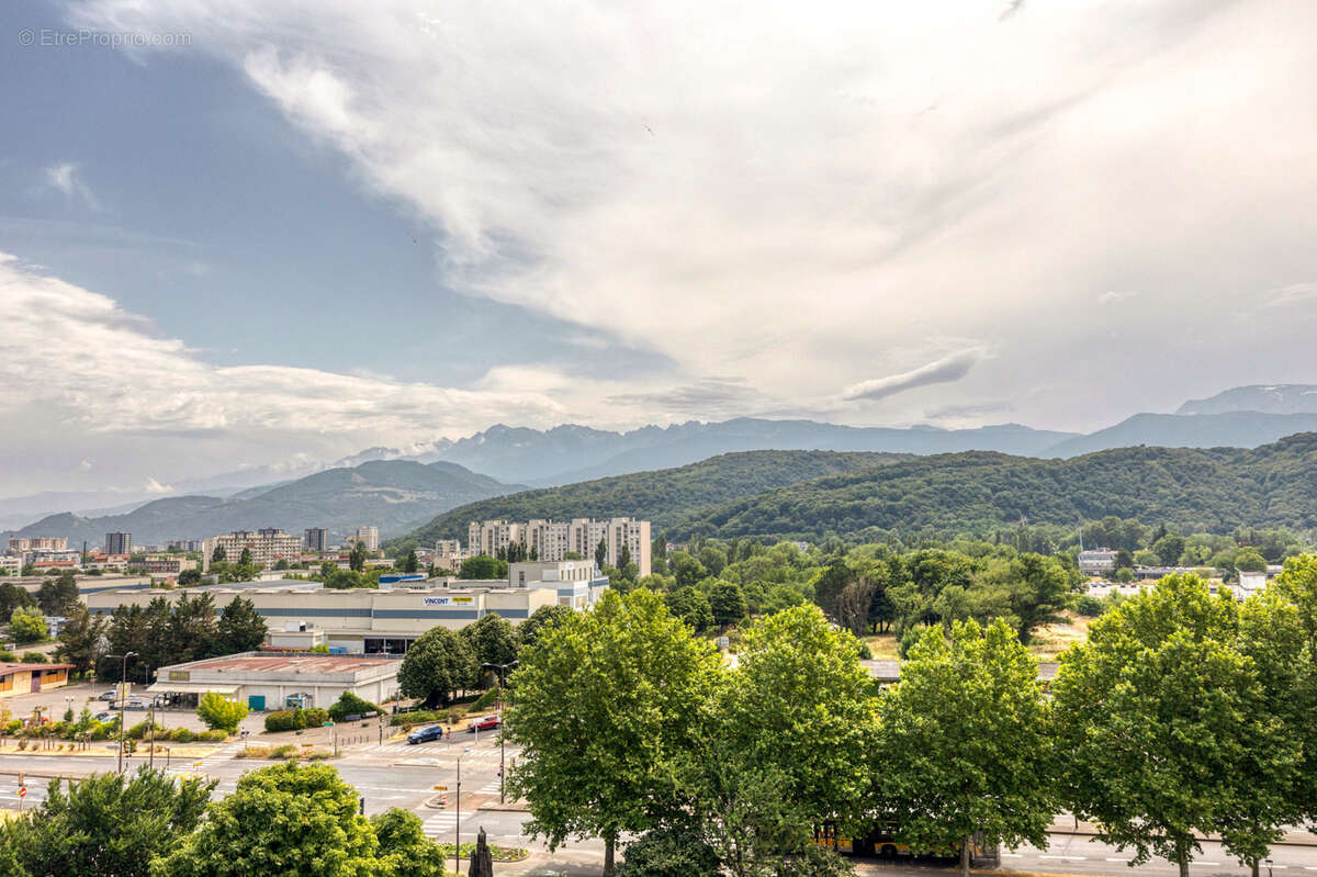 Appartement à LE PONT-DE-CLAIX