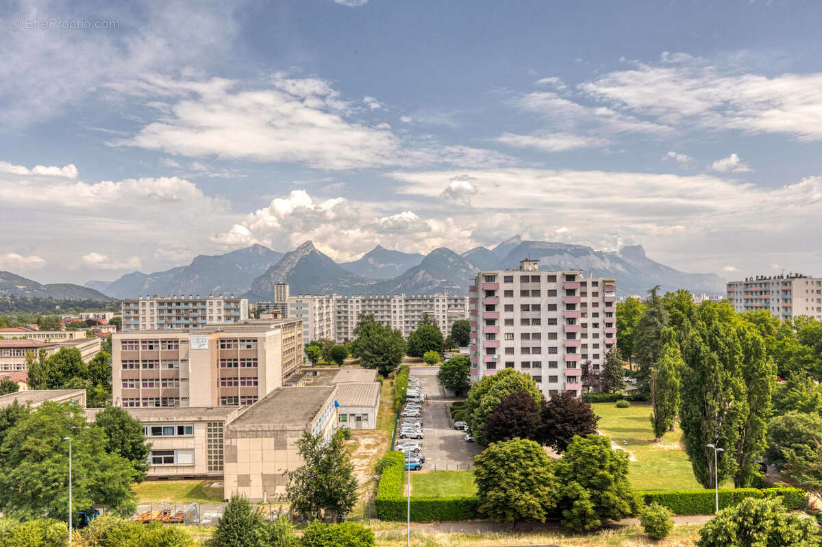 Appartement à LE PONT-DE-CLAIX