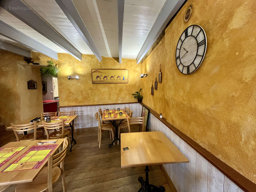 Commerce à MOUCHAMPS