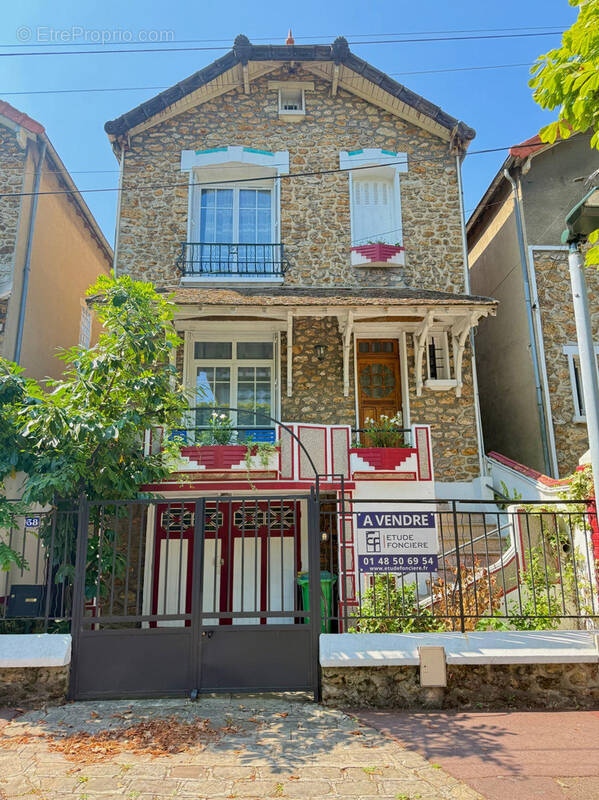 Maison à LES PAVILLONS-SOUS-BOIS