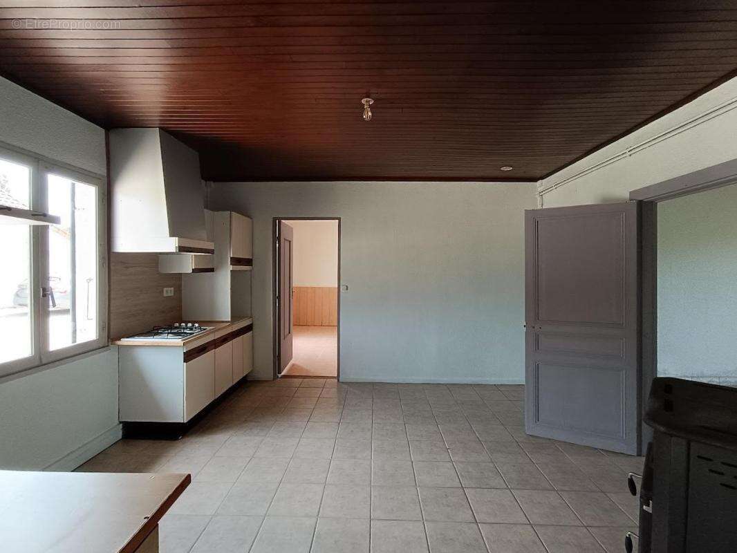 Maison à SAVIGNY-EN-REVERMONT