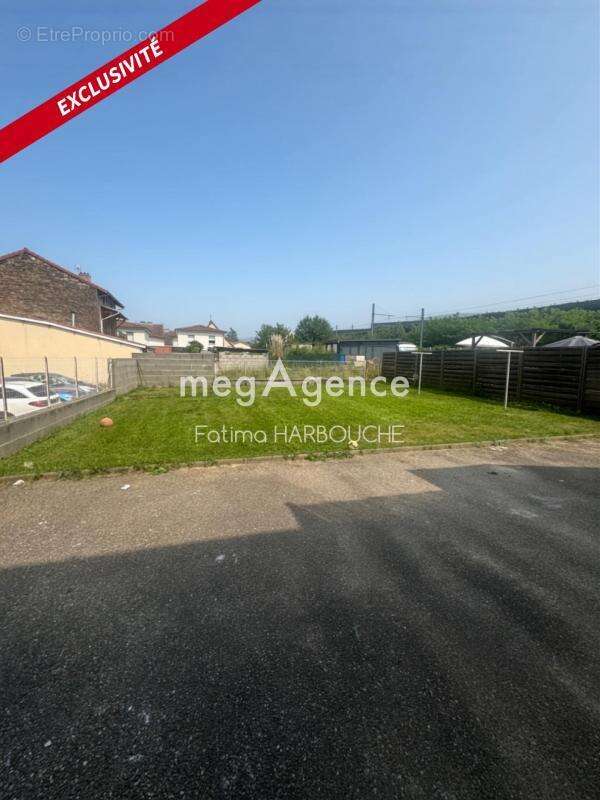 Appartement à LE CHAMBON-FEUGEROLLES