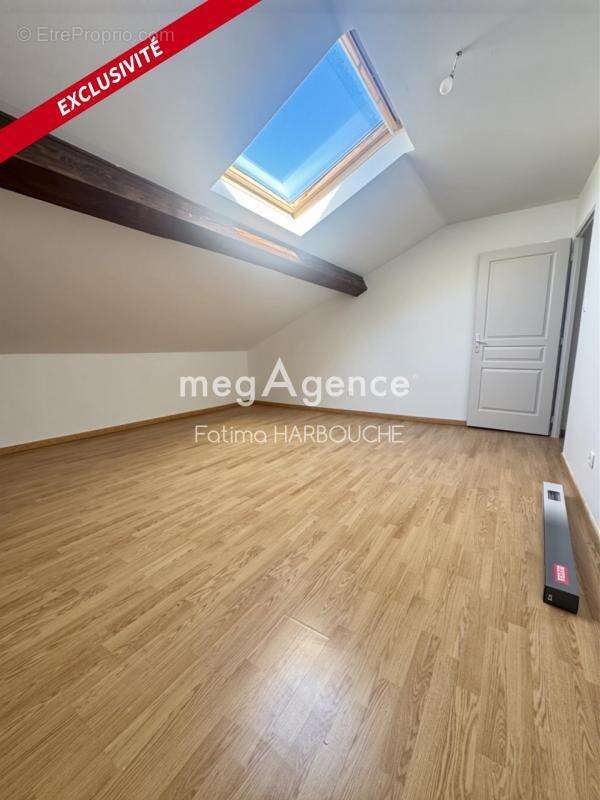 Appartement à LE CHAMBON-FEUGEROLLES