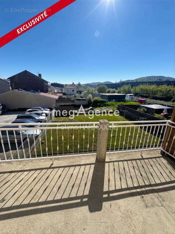 Appartement à LE CHAMBON-FEUGEROLLES