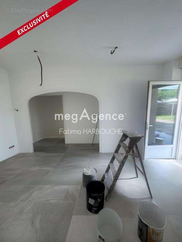 Appartement à LE CHAMBON-FEUGEROLLES