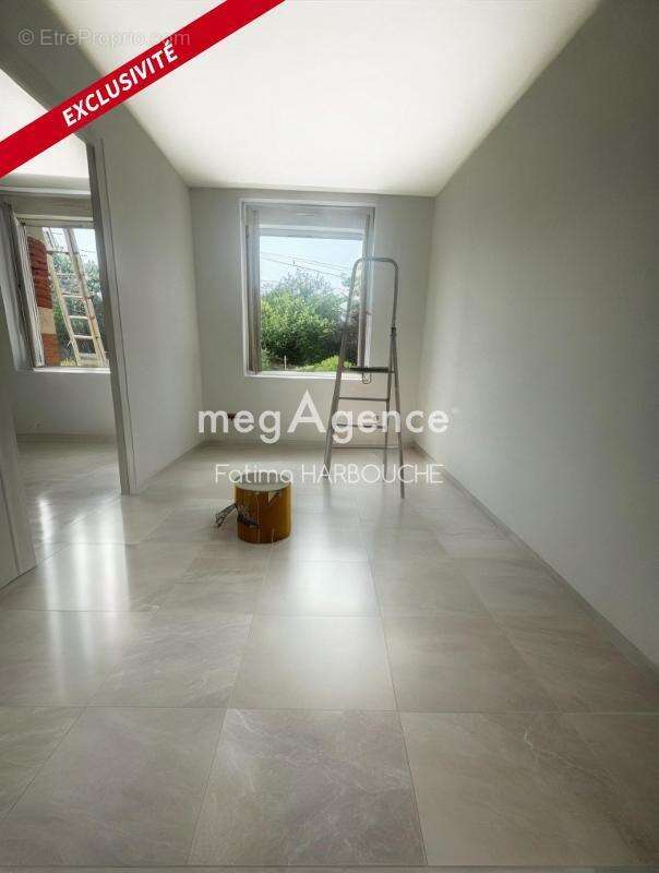 Appartement à LE CHAMBON-FEUGEROLLES