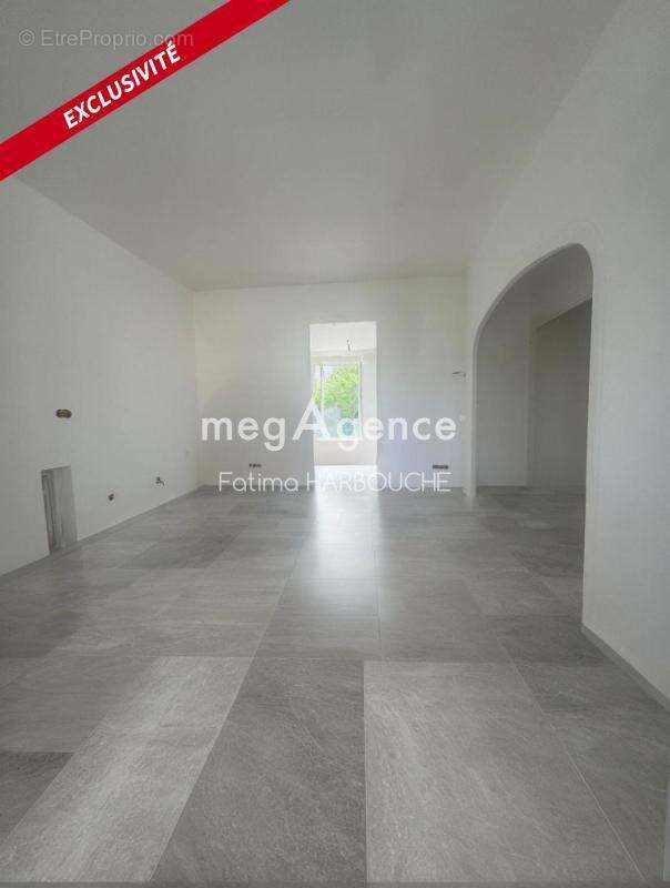 Appartement à LE CHAMBON-FEUGEROLLES