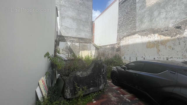 Terrain à FORT-DE-FRANCE