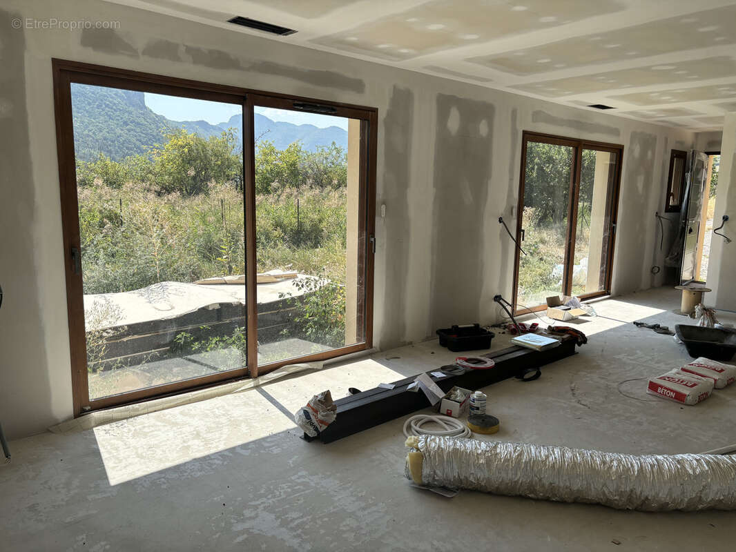 Maison à ESPINASSES