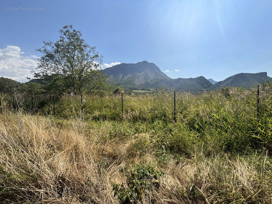 Maison à ESPINASSES