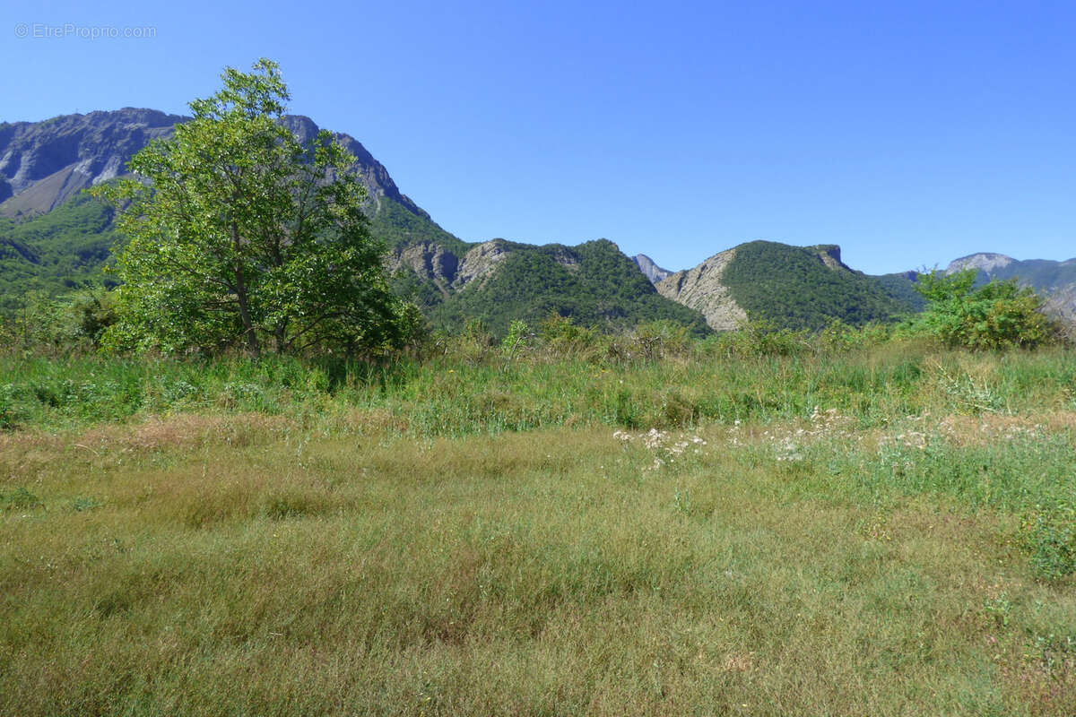 Maison à ESPINASSES