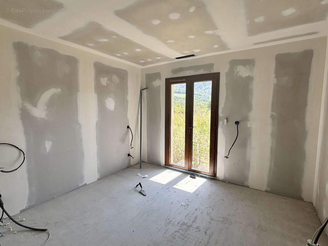 Maison à ESPINASSES