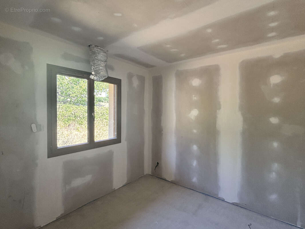 Maison à ESPINASSES