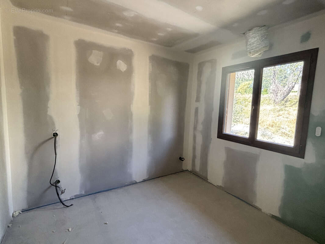 Maison à ESPINASSES