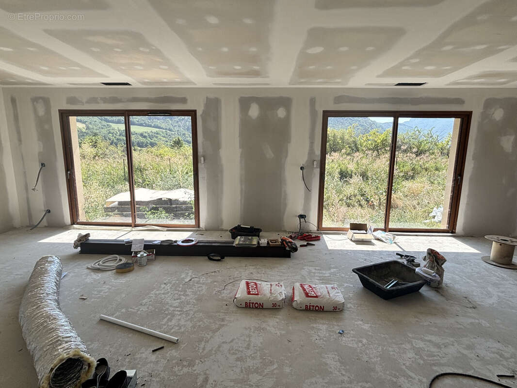 Maison à ESPINASSES