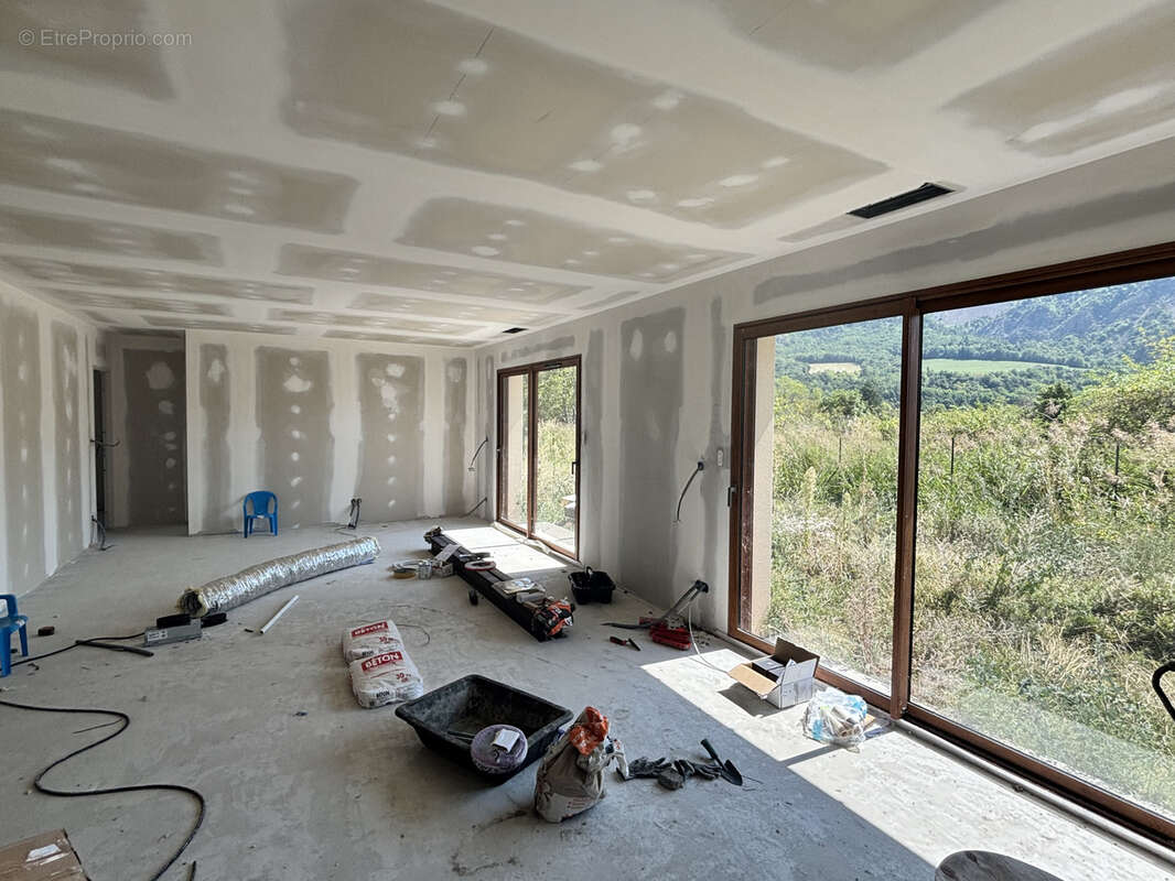 Maison à ESPINASSES