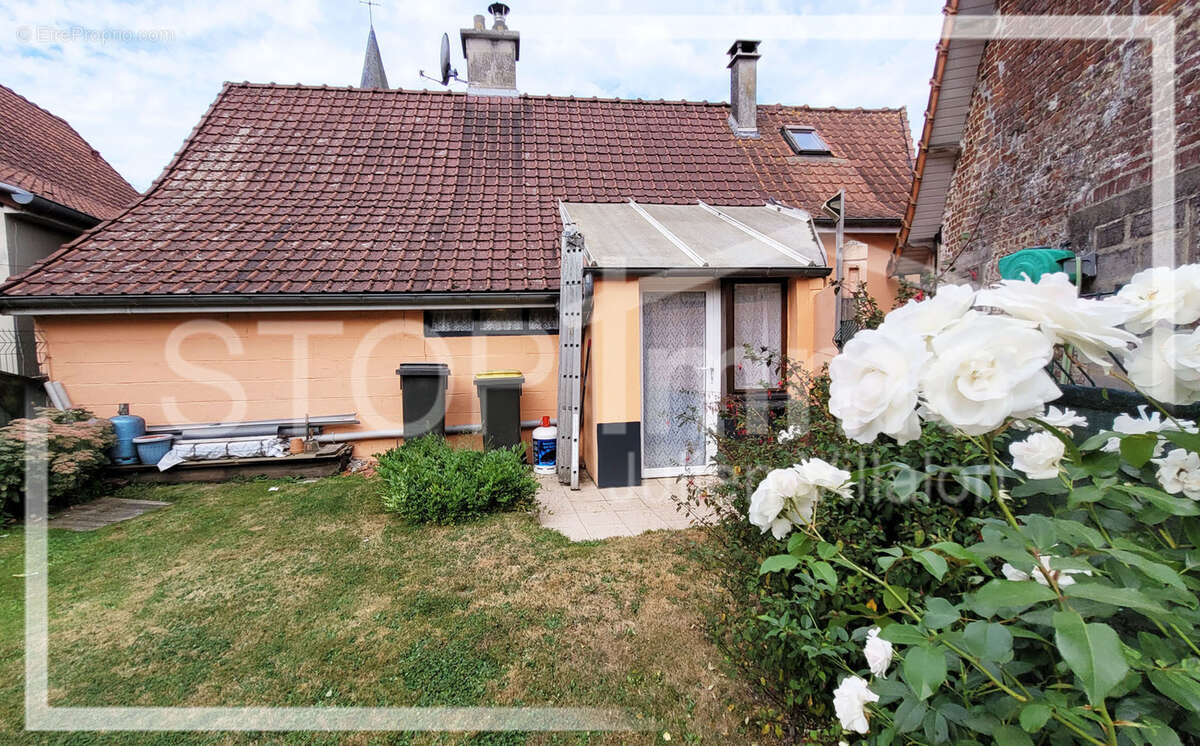 Maison à WICQUINGHEM