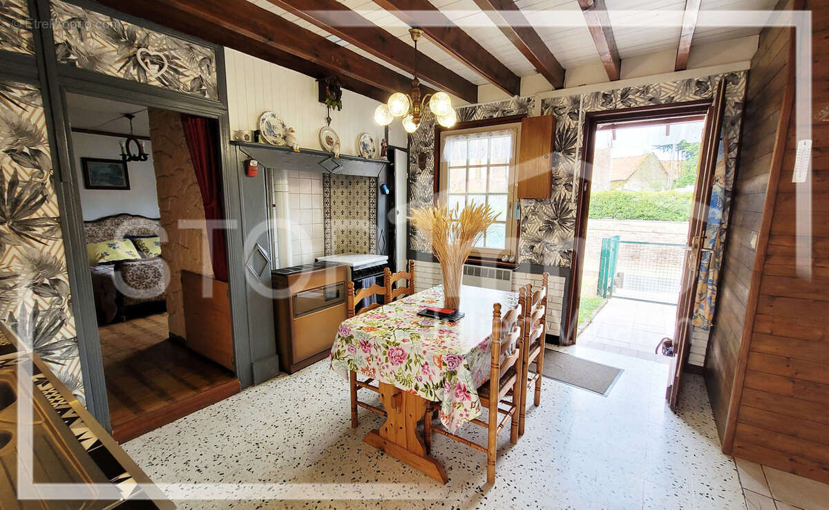 Maison à WICQUINGHEM