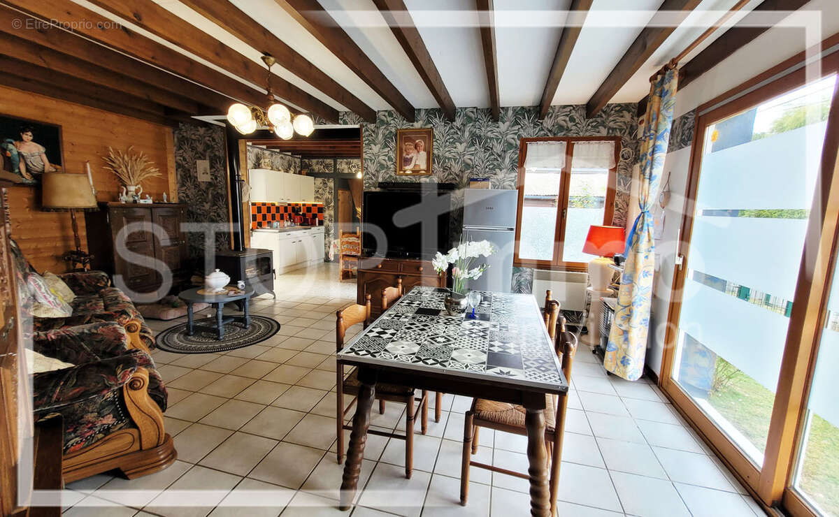 Maison à WICQUINGHEM