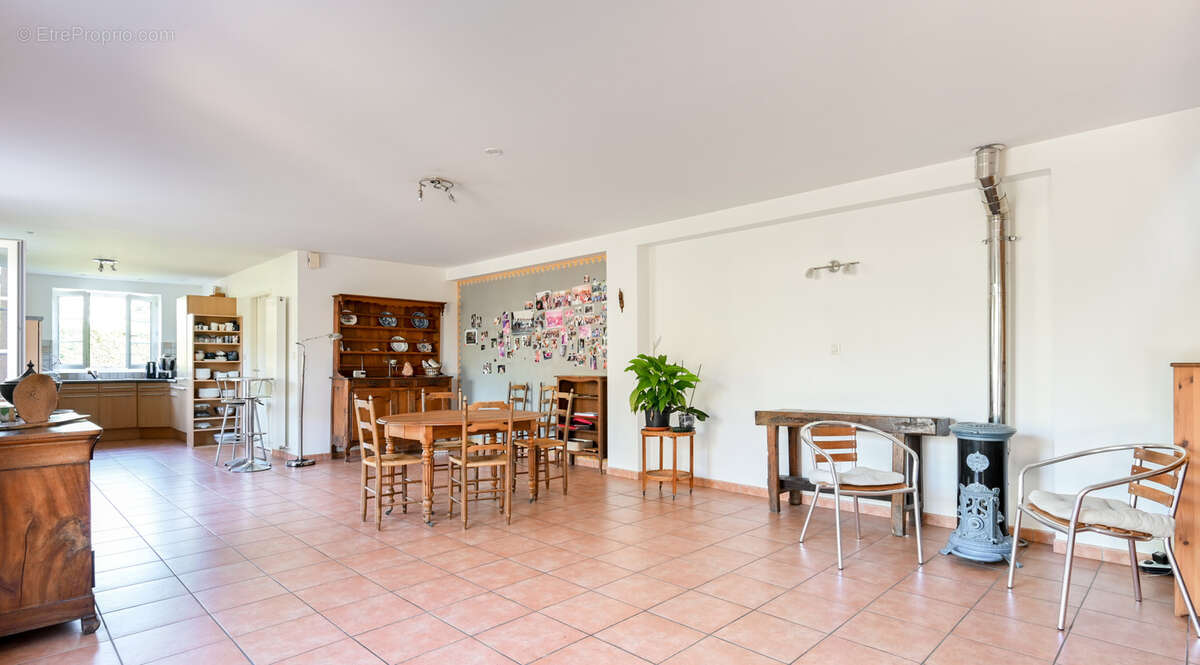 Maison à FRANCHEVILLE