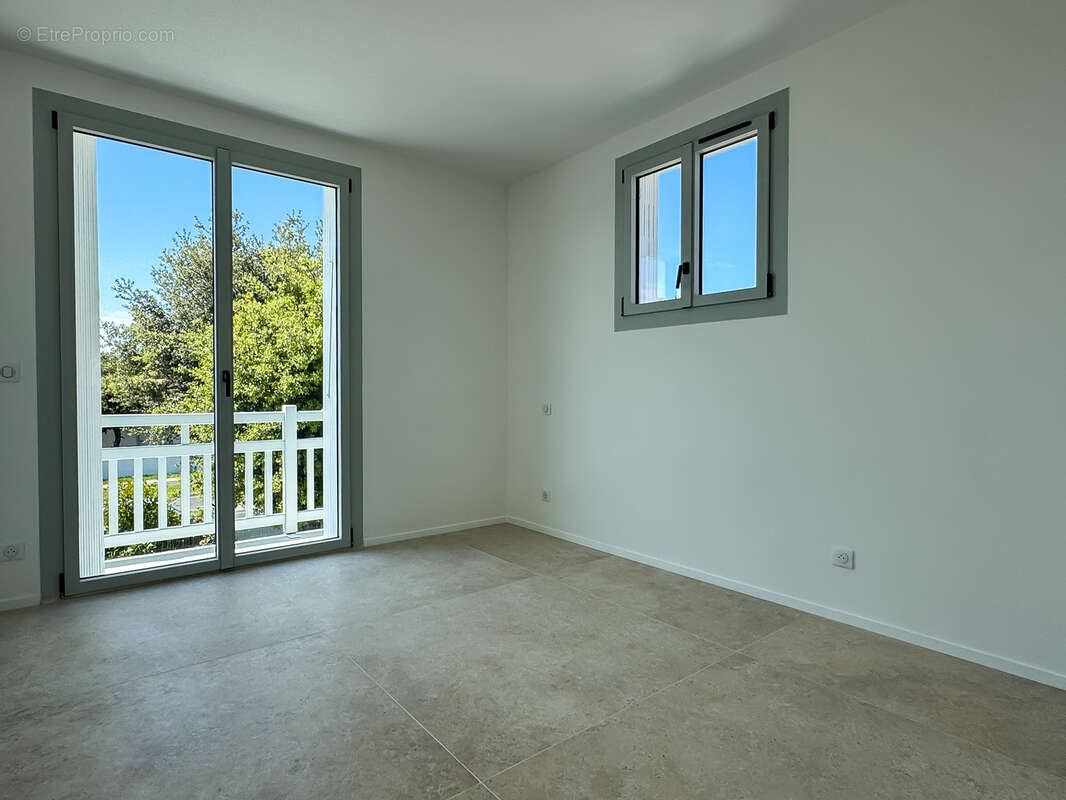 Maison à VAUX-SUR-MER