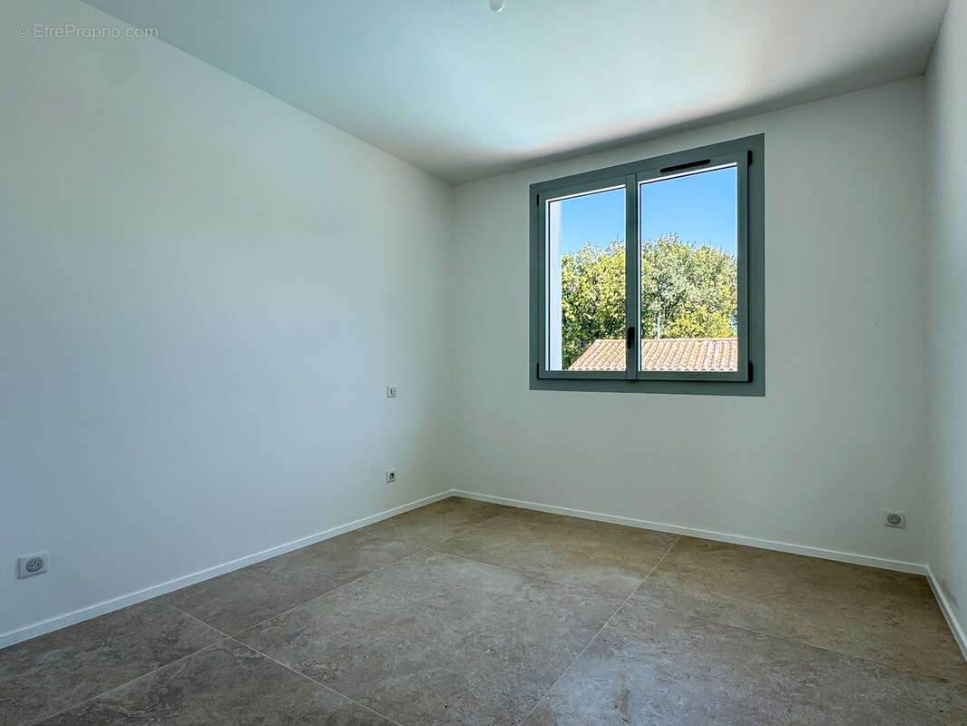 Maison à VAUX-SUR-MER