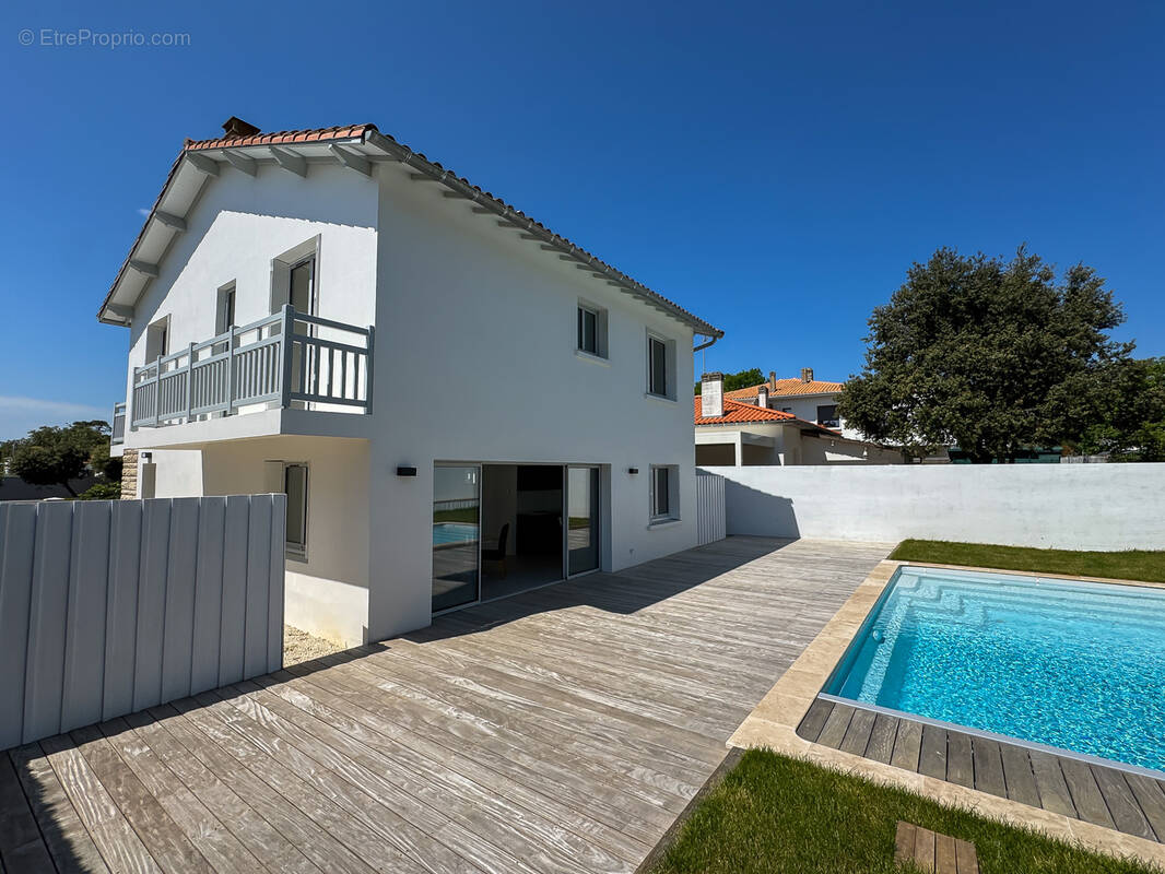 Maison à VAUX-SUR-MER