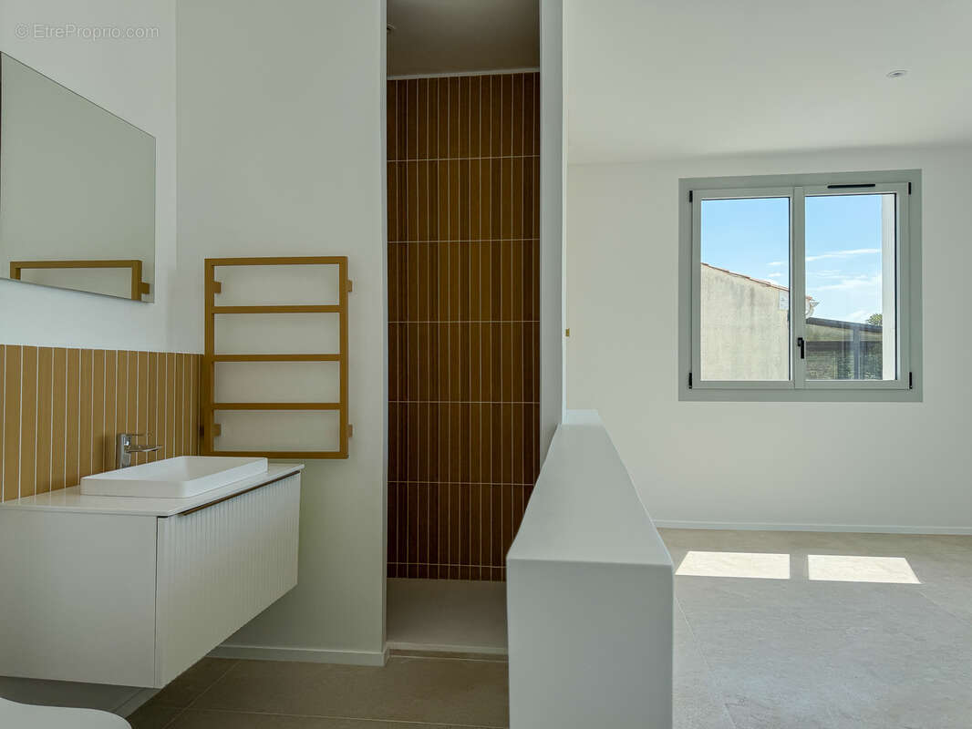 Maison à VAUX-SUR-MER