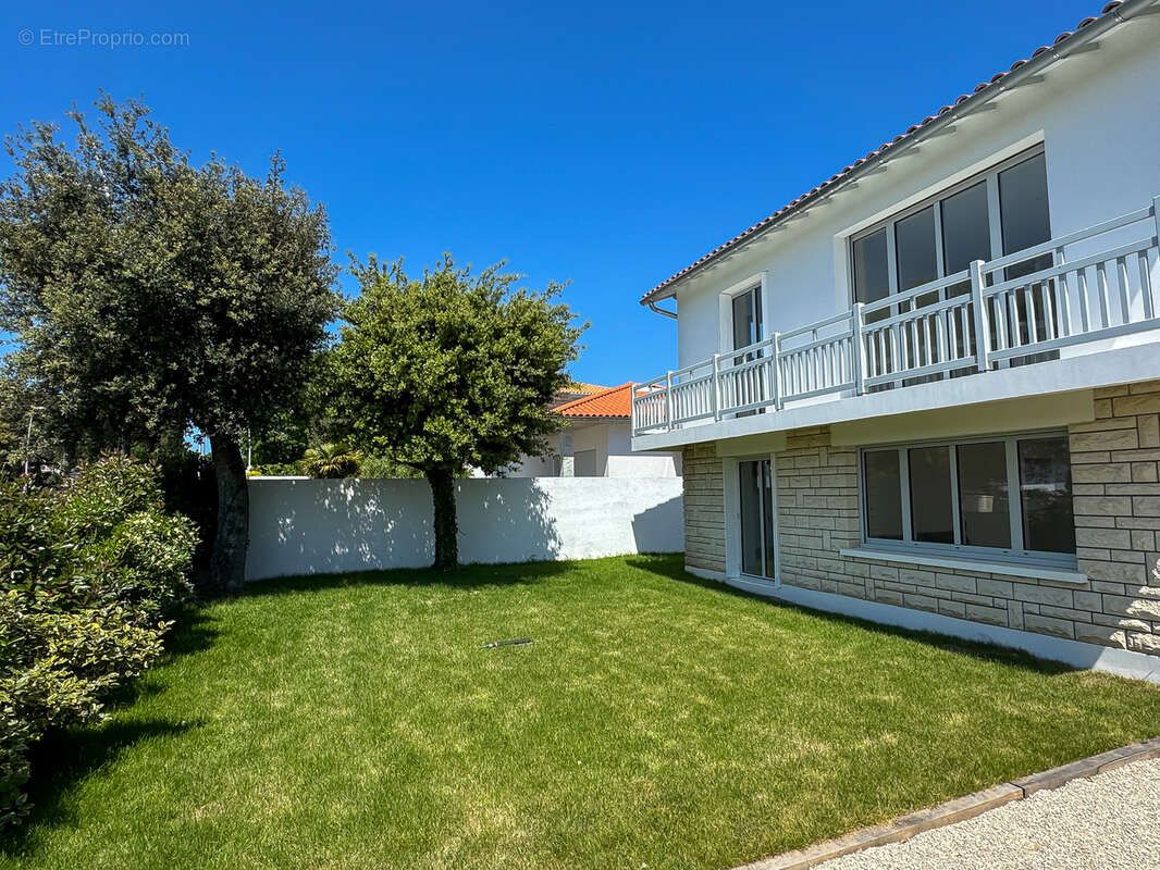 Maison à VAUX-SUR-MER