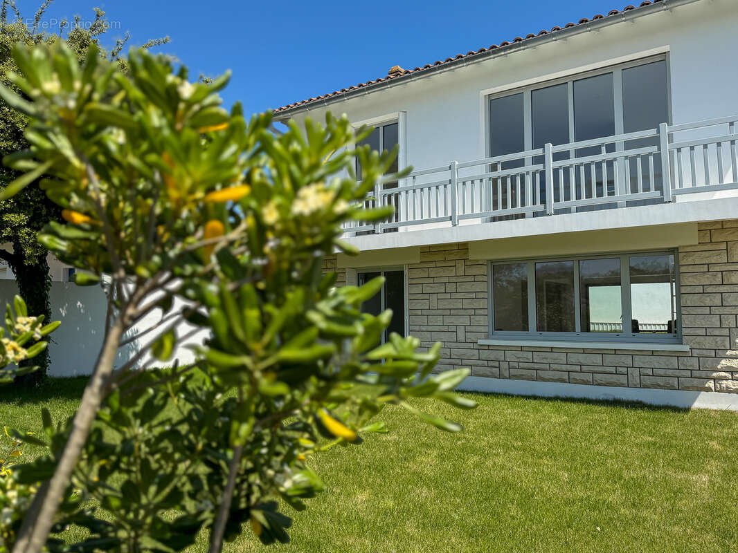 Maison à VAUX-SUR-MER