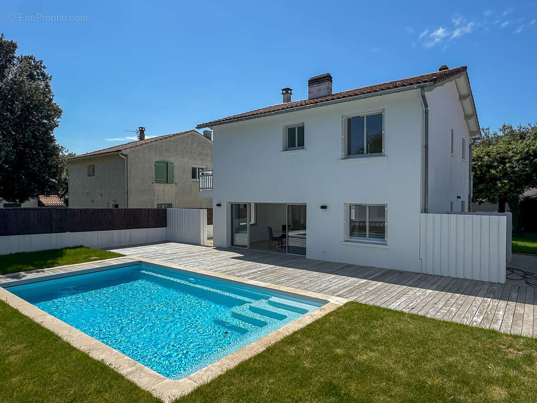 Maison à VAUX-SUR-MER