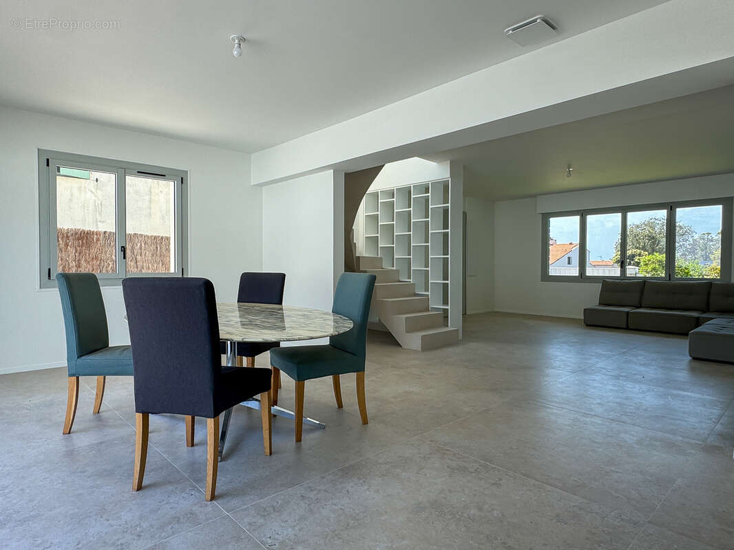 Maison à VAUX-SUR-MER