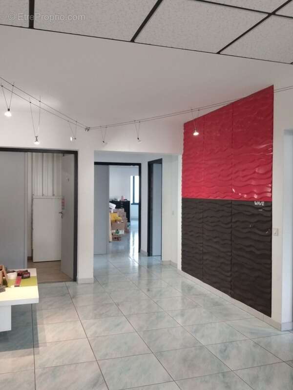 Commerce à CHALLES-LES-EAUX