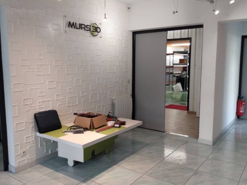 Commerce à CHALLES-LES-EAUX