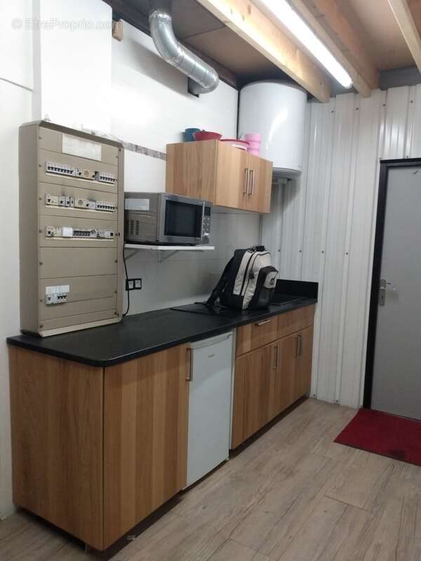 Commerce à CHALLES-LES-EAUX