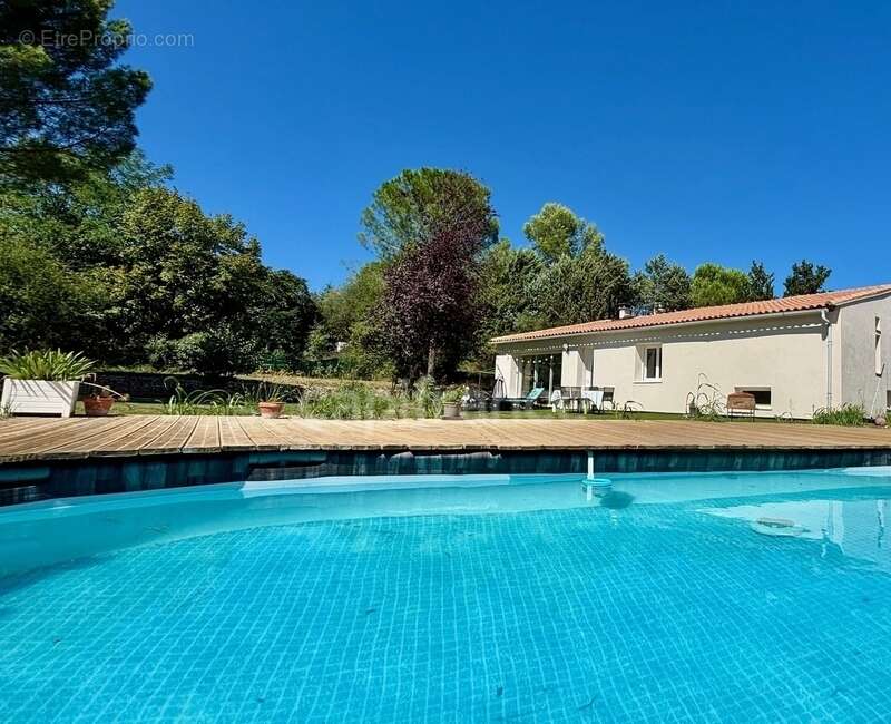 Maison à SAINT-MATHIEU-DE-TREVIERS