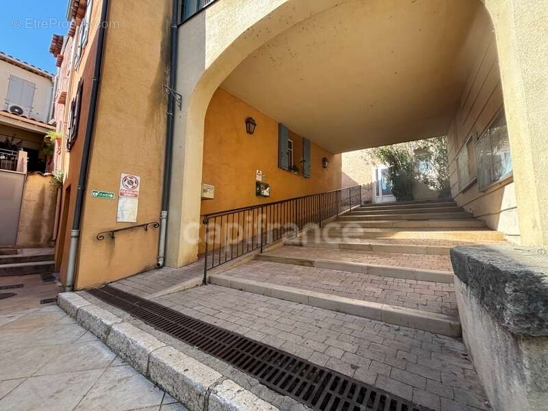 Maison à BAGNOLS-EN-FORET