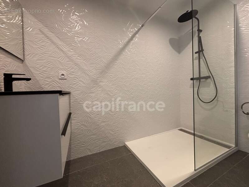 Maison à BAGNOLS-EN-FORET