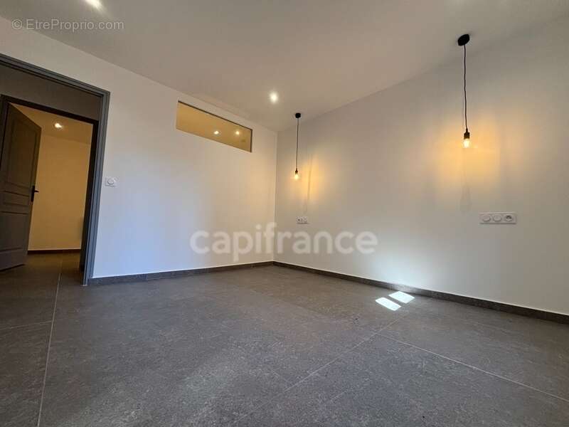 Maison à BAGNOLS-EN-FORET