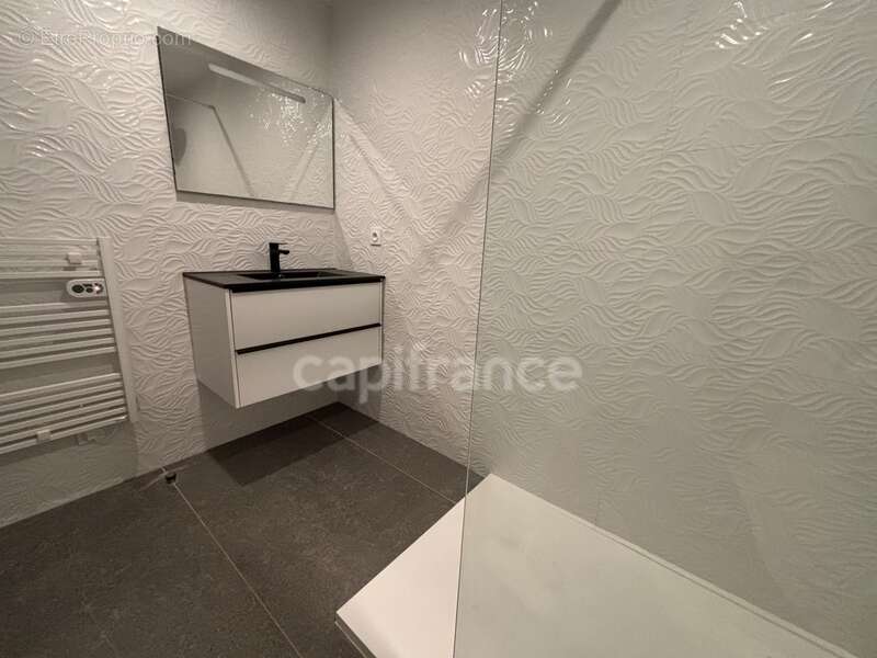 Maison à BAGNOLS-EN-FORET