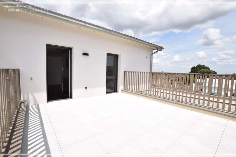 Appartement à SAINT-BONNET-DE-MURE