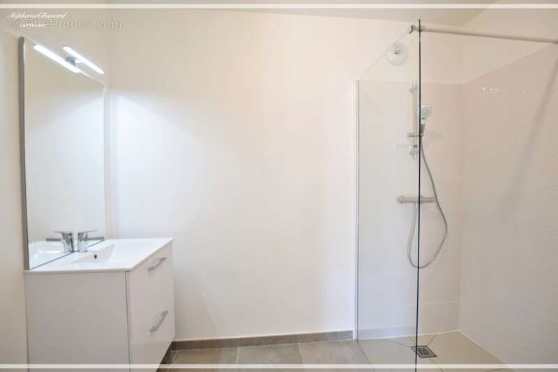 Appartement à SAINT-BONNET-DE-MURE