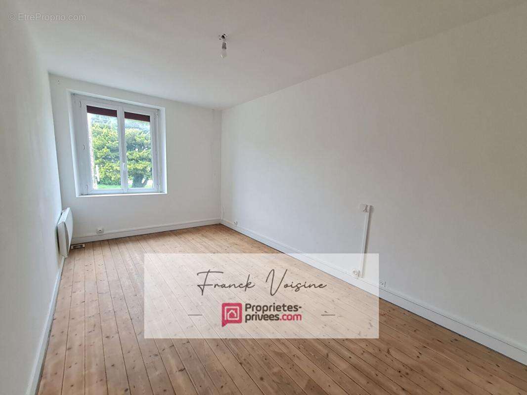 Maison à SAINT-VINCENT-STERLANGES