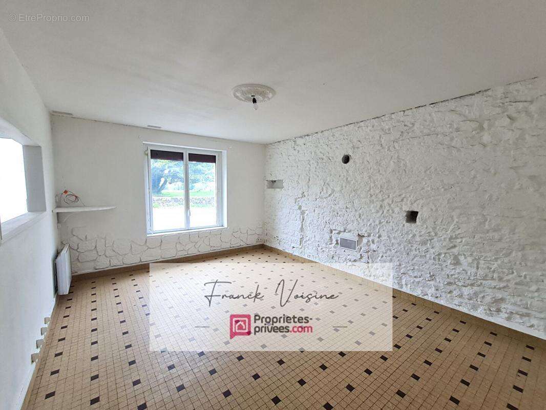 Maison à SAINT-VINCENT-STERLANGES