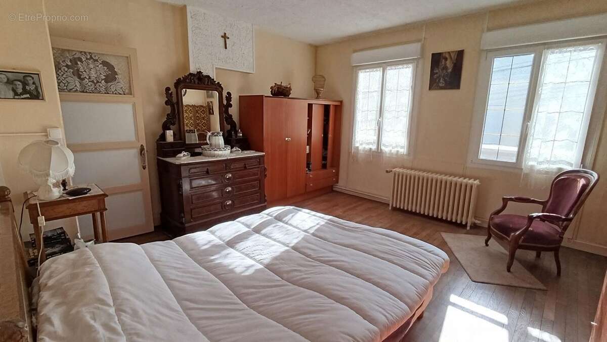 Maison à FERE-CHAMPENOISE