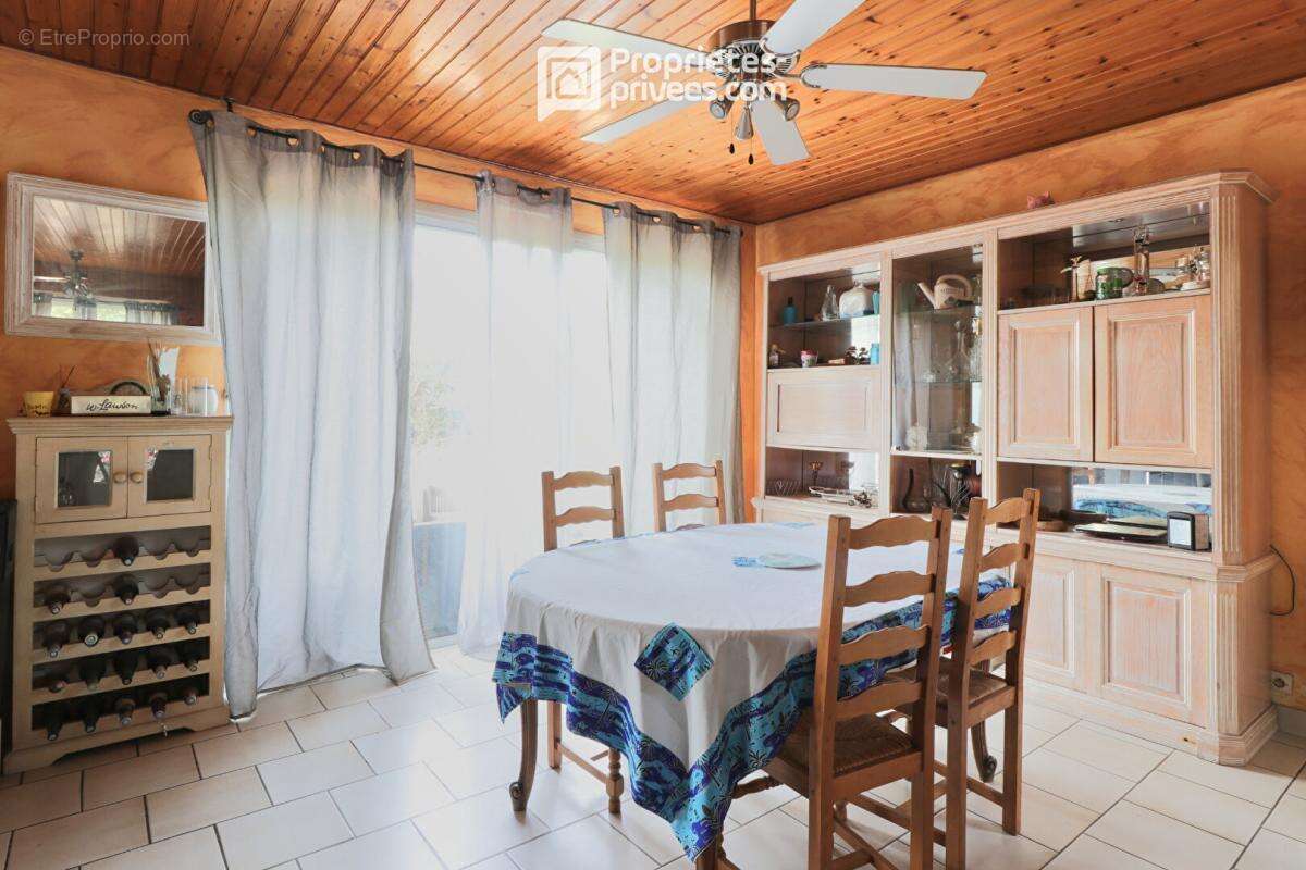 Maison à SAINT-MACAIRE-EN-MAUGES