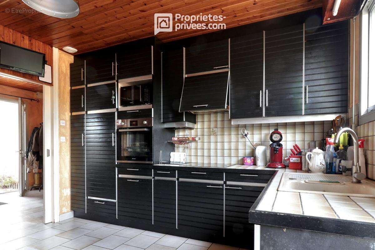 Maison à SAINT-MACAIRE-EN-MAUGES